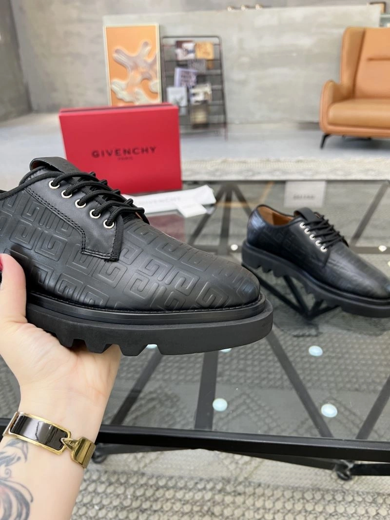 Bold Gxvxnchy Leather Shoes 155019
