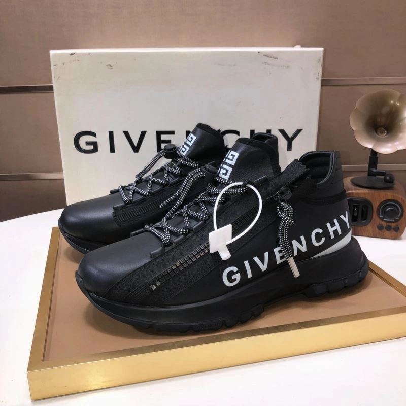 Gxvxnchy Sneakers Sleek 154929