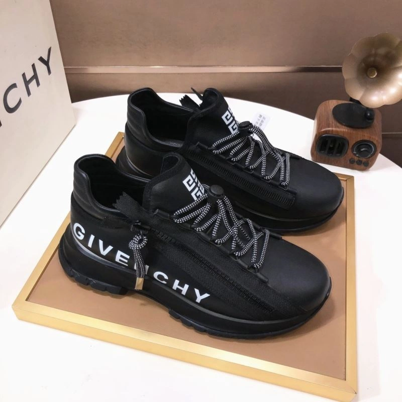 Gxvxnchy Sneakers Sleek 154929