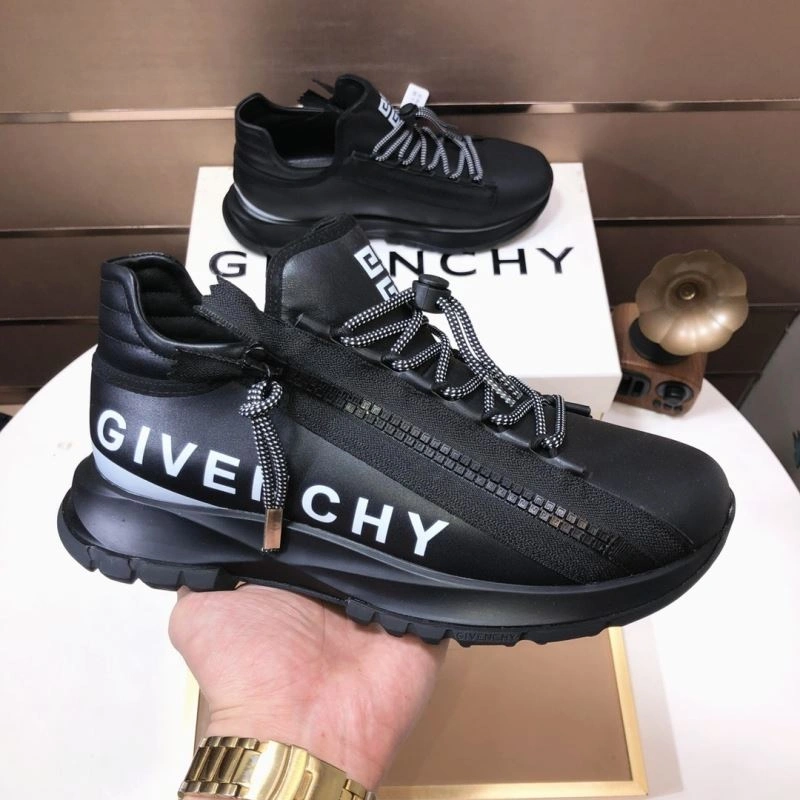 Gxvxnchy Sneakers Sleek 154929