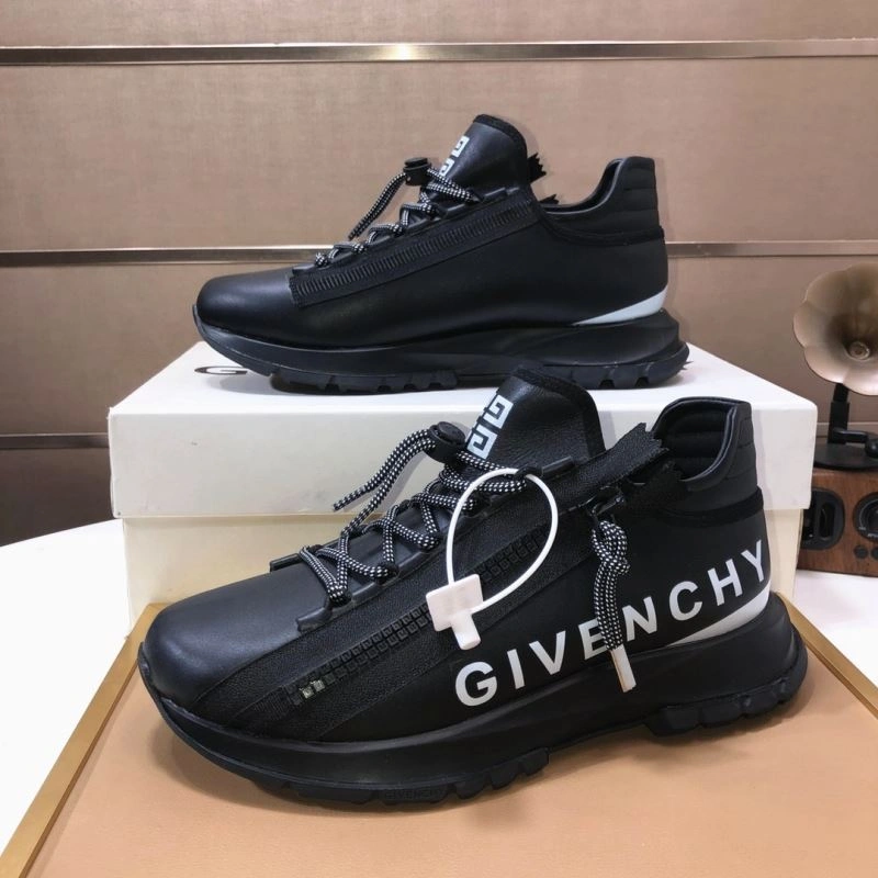 Gxvxnchy Sneakers Sleek 154929