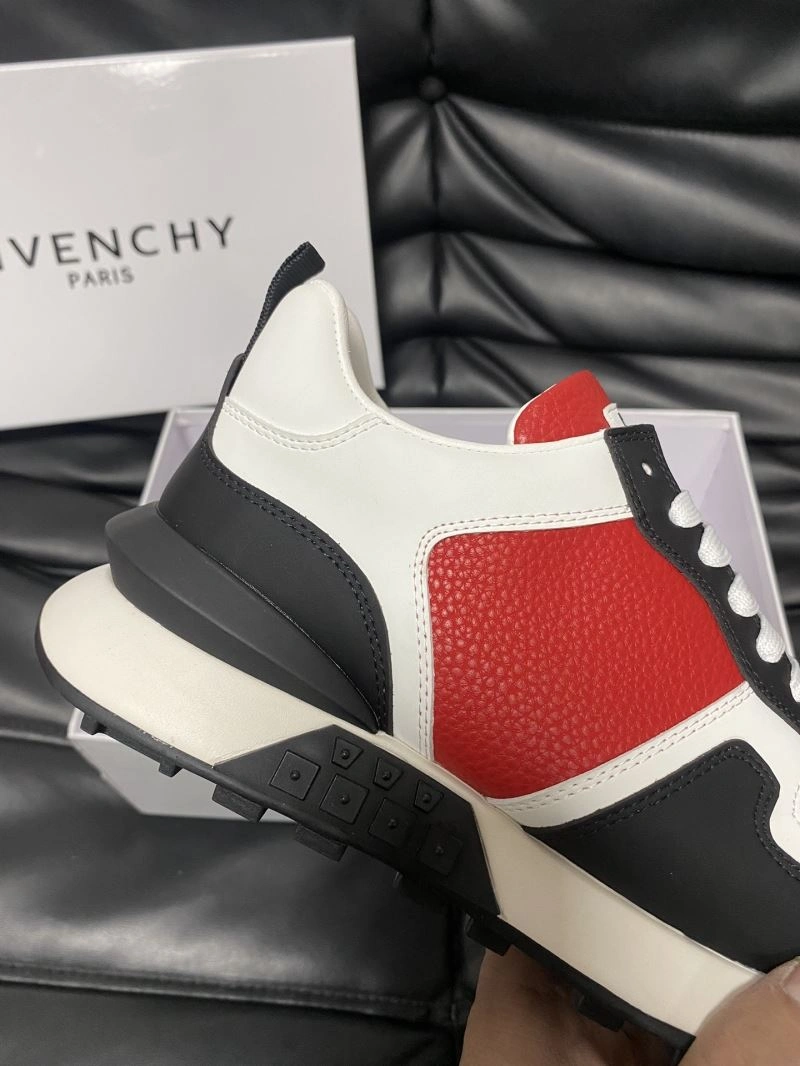 DailyWear Gxvxnchy Sneakers 154926