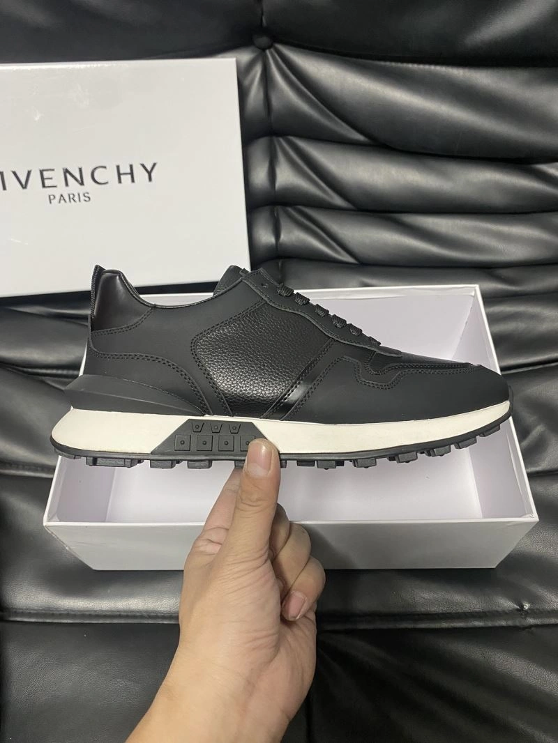 Bold Gxvxnchy Sneakers 154924
