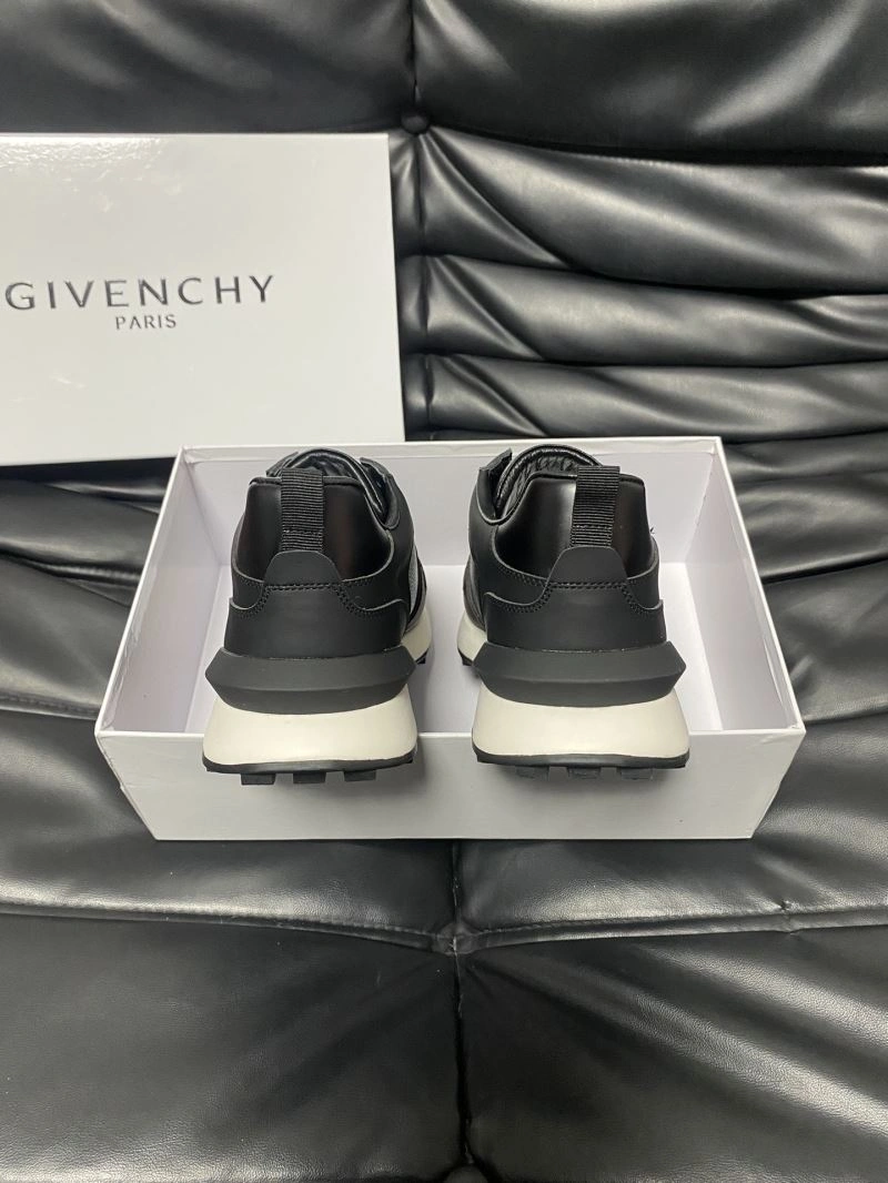 Bold Gxvxnchy Sneakers 154924