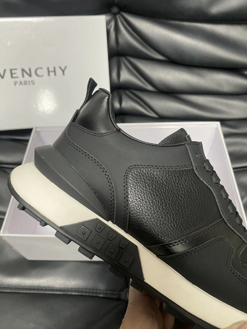 Bold Gxvxnchy Sneakers 154924