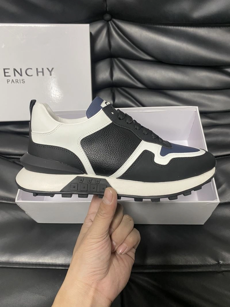 Gxvxnchy Sneakers Popular 154922