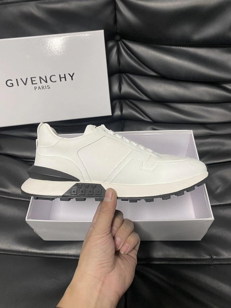 Gxvxnchy Sneakers Affordable 154919