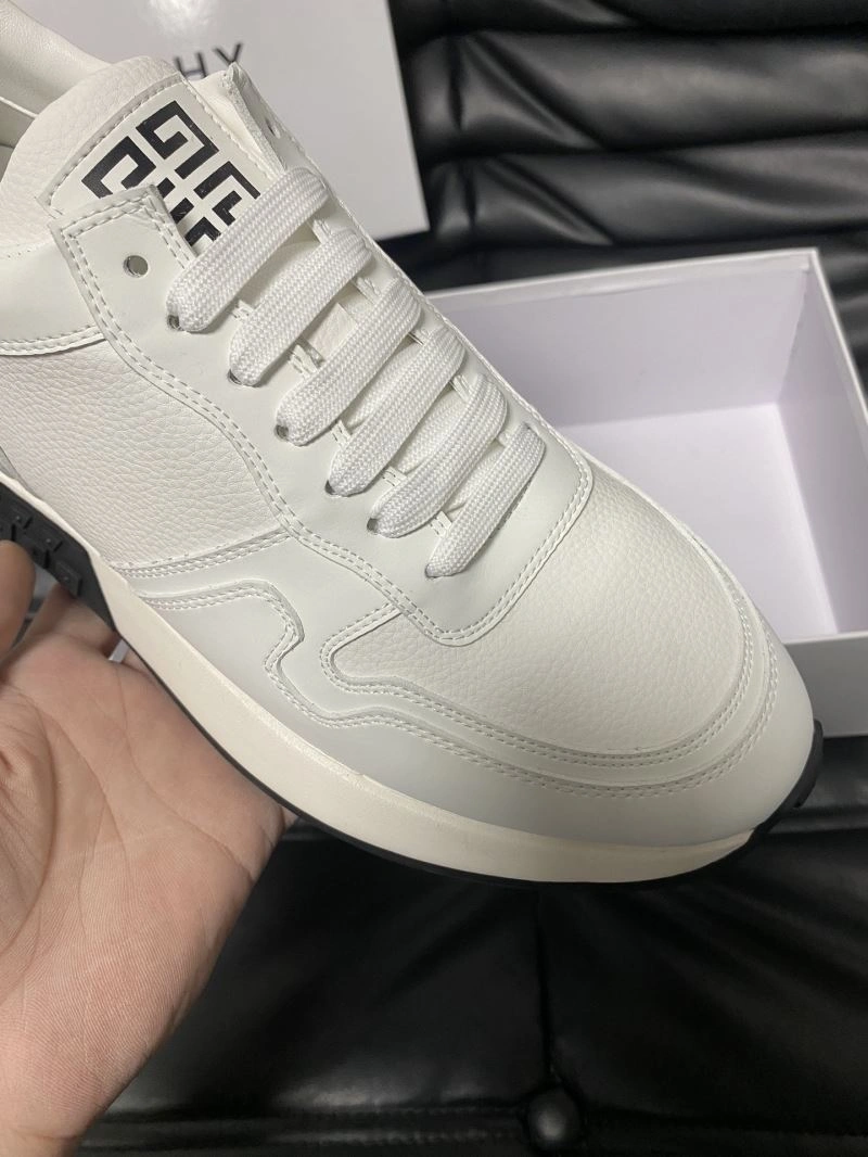 Gxvxnchy Sneakers Affordable 154919