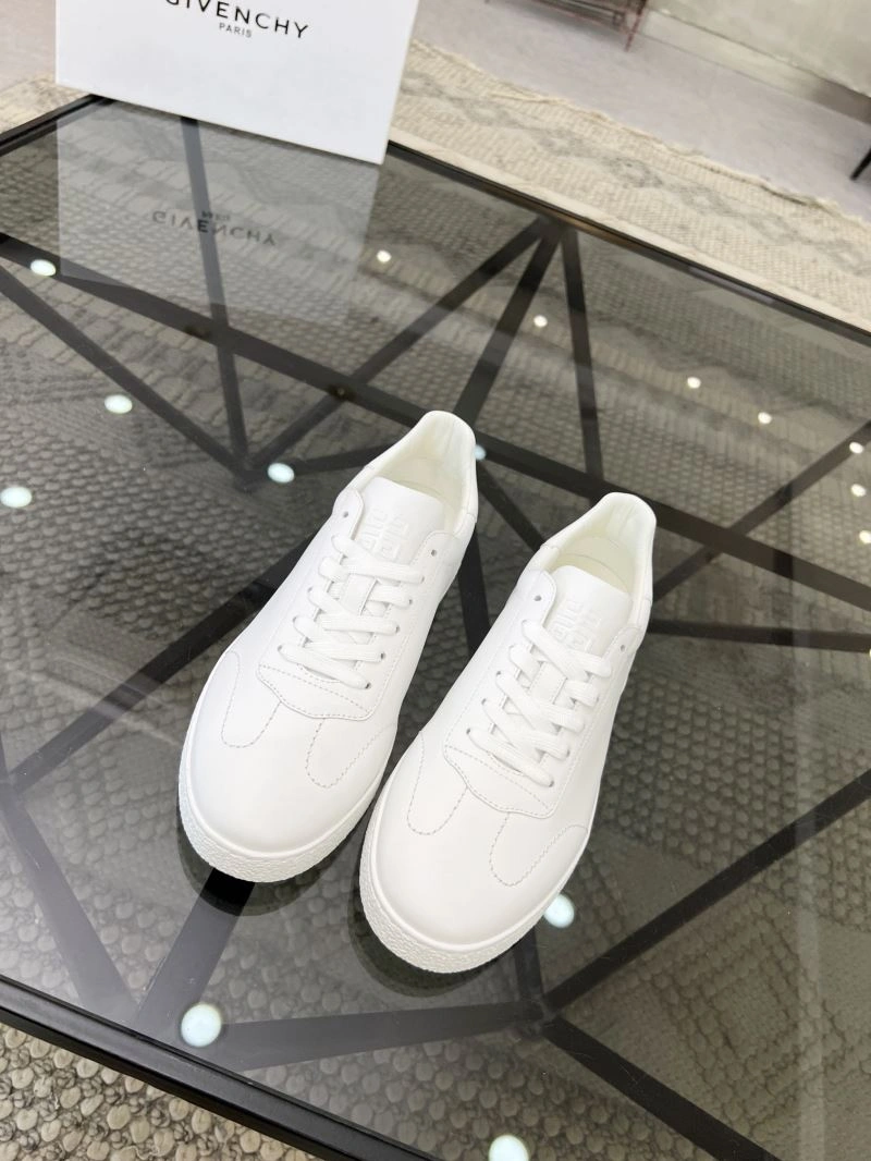 HighQuality Gxvxnchy Sneakers 154937