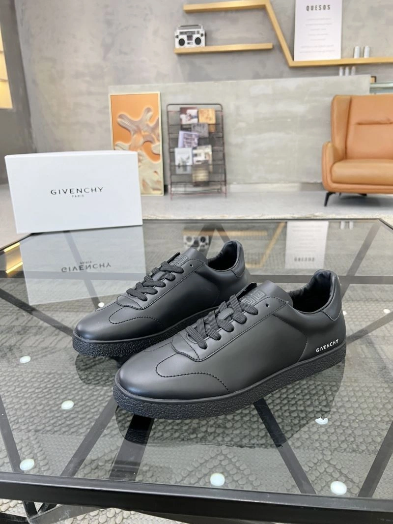 Cozy Gxvxnchy Sneakers 154921