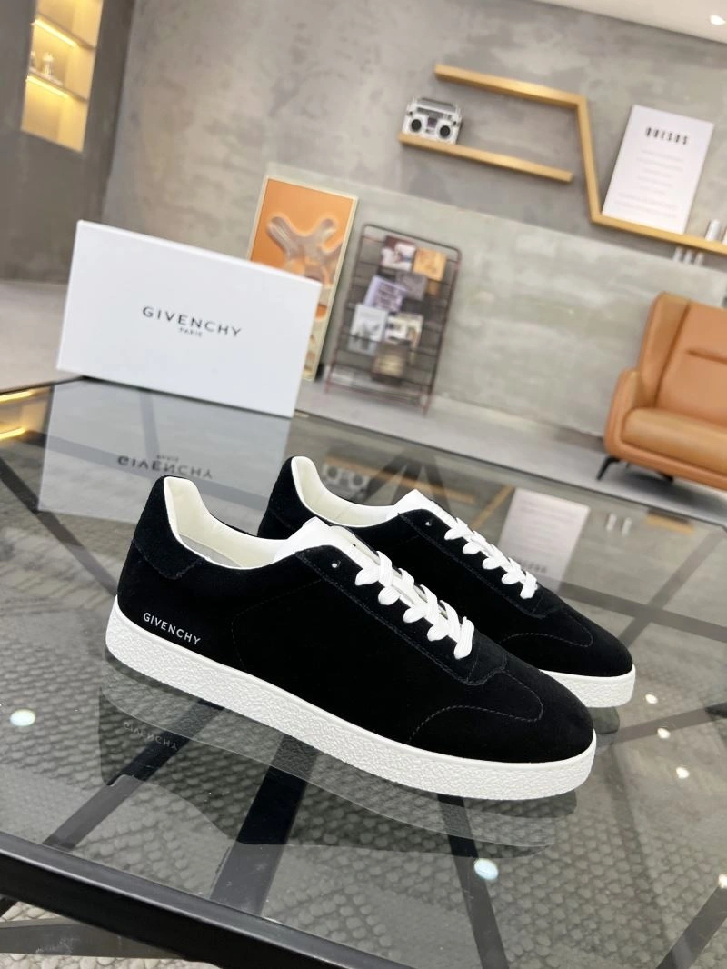 Gxvxnchy Sneakers Popular 154917