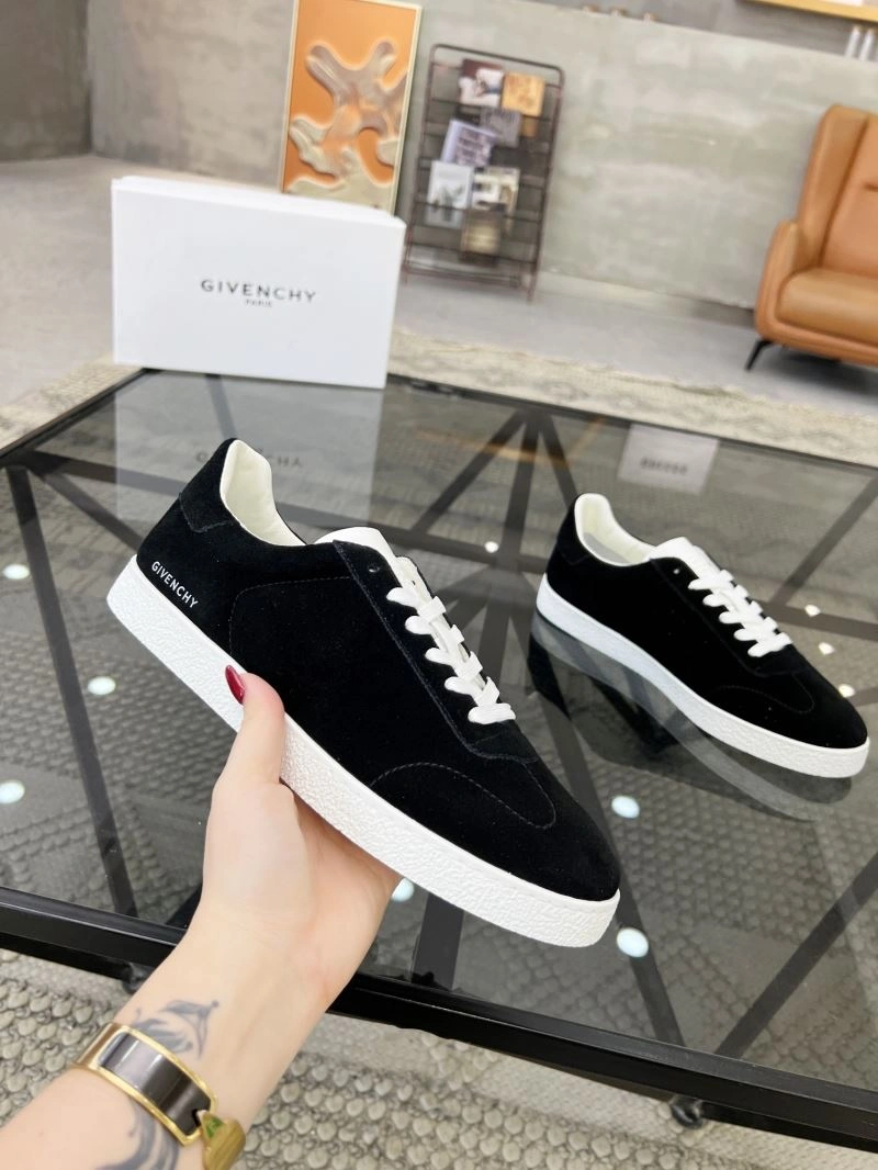 Gxvxnchy Sneakers Popular 154917
