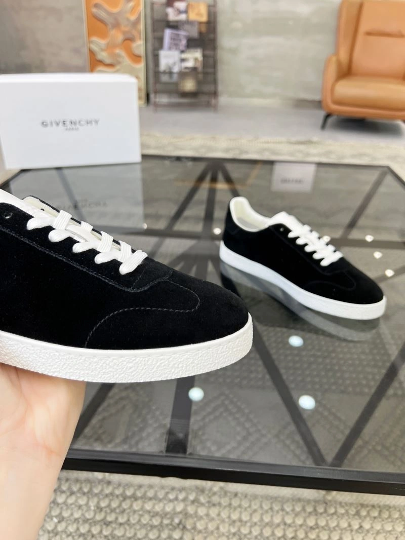 Gxvxnchy Sneakers Popular 154917