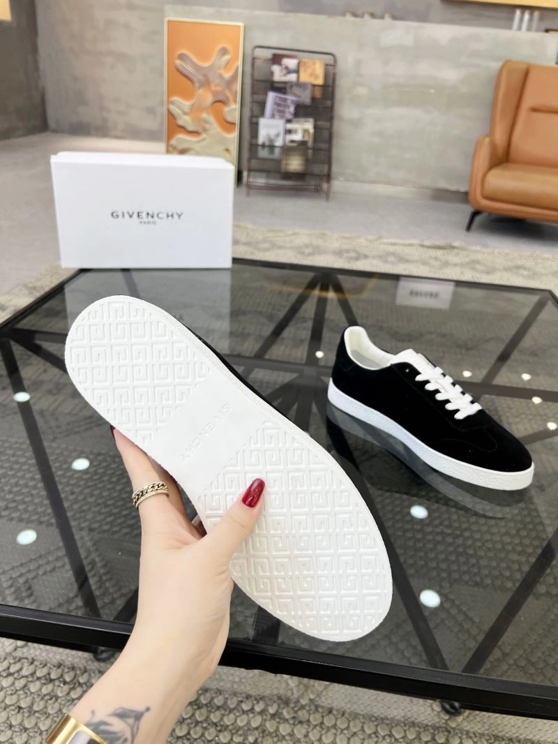 Gxvxnchy Sneakers Popular 154917