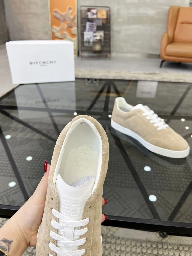 Durable Gxvxnchy Sneakers 154918