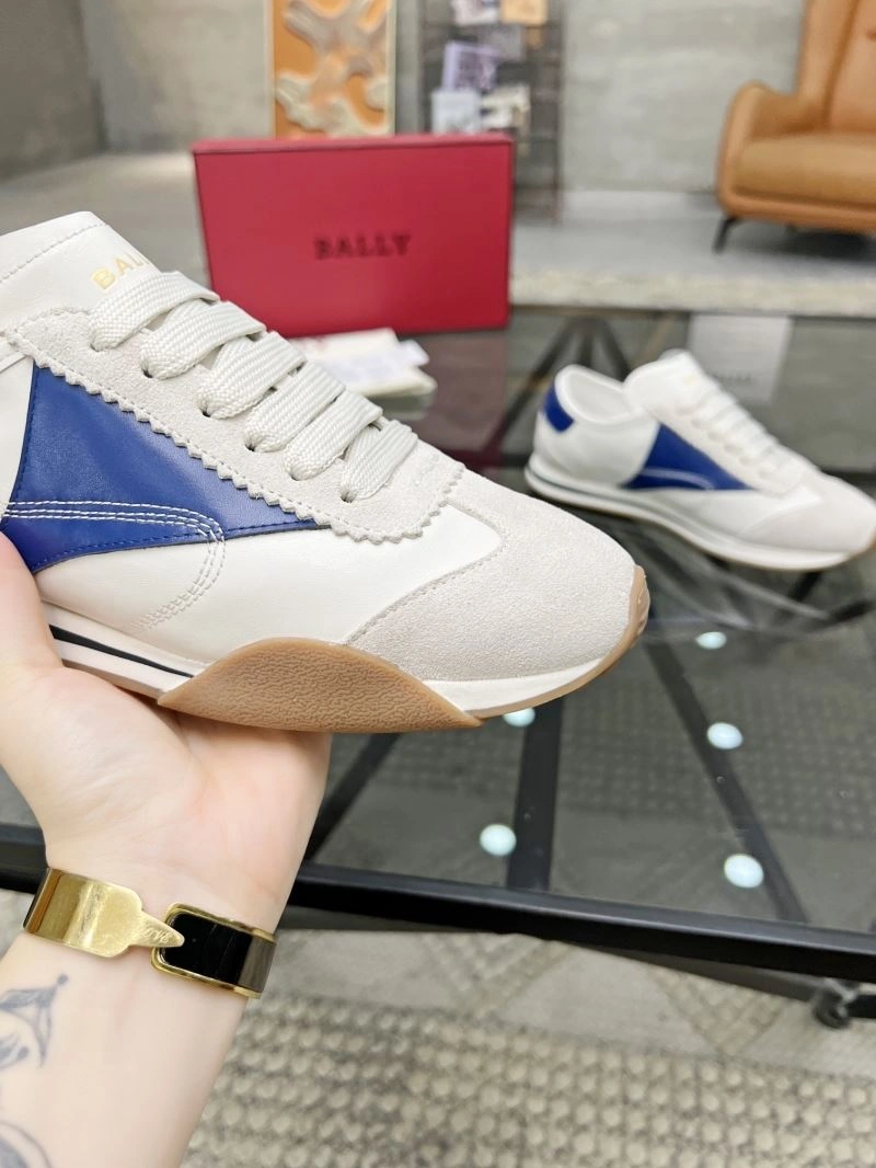 Efficient Bxlly Sneakers 110929