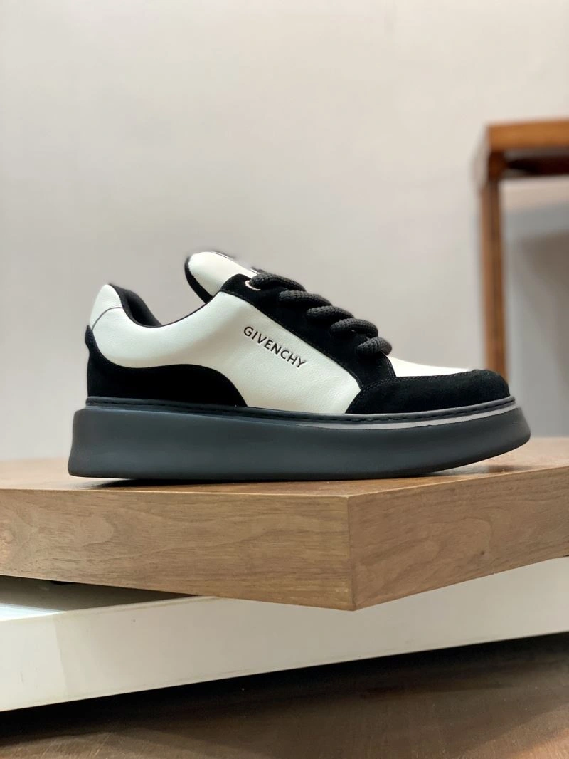 Gxvxnchy Sneakers Elegant 154905