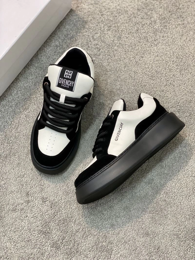 Gxvxnchy Sneakers Elegant 154905
