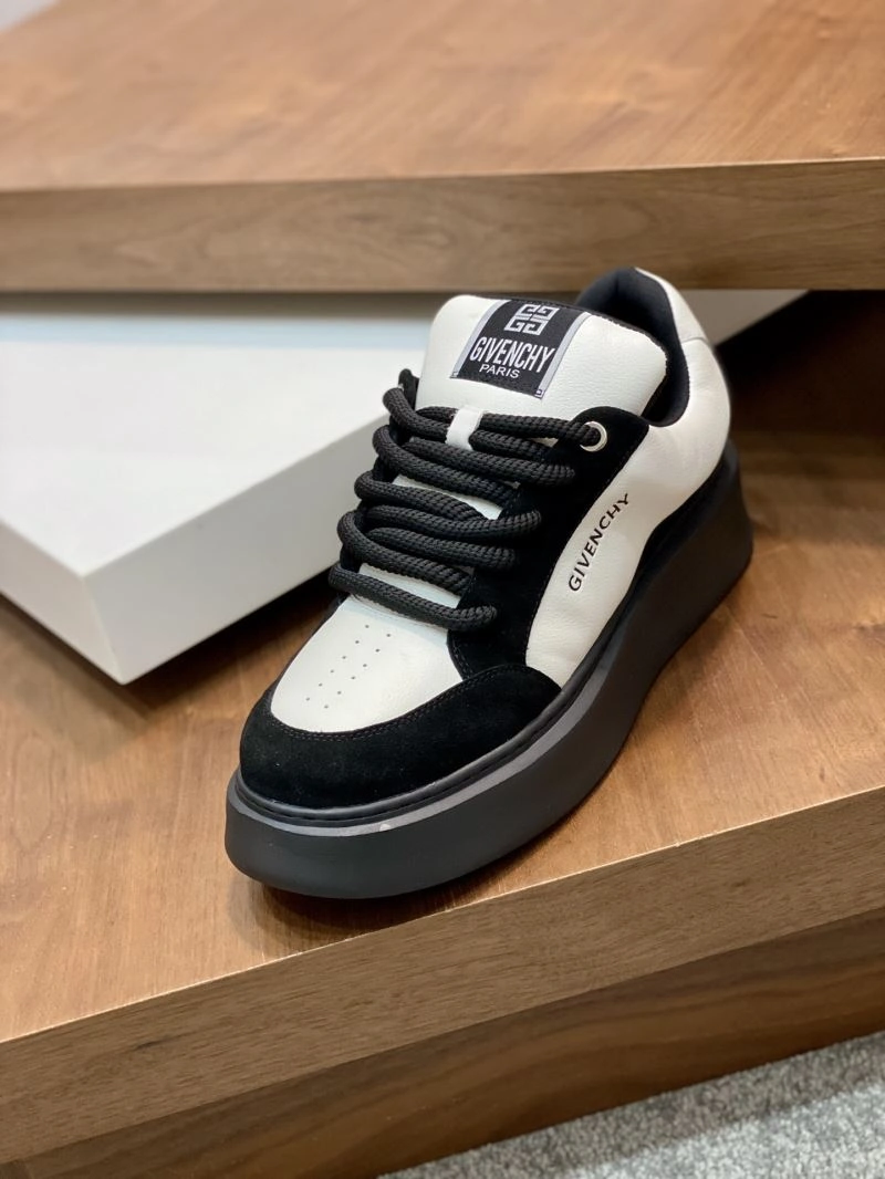 Gxvxnchy Sneakers Elegant 154905