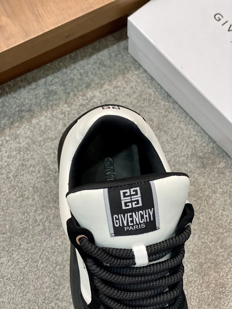 Gxvxnchy Sneakers Elegant 154905