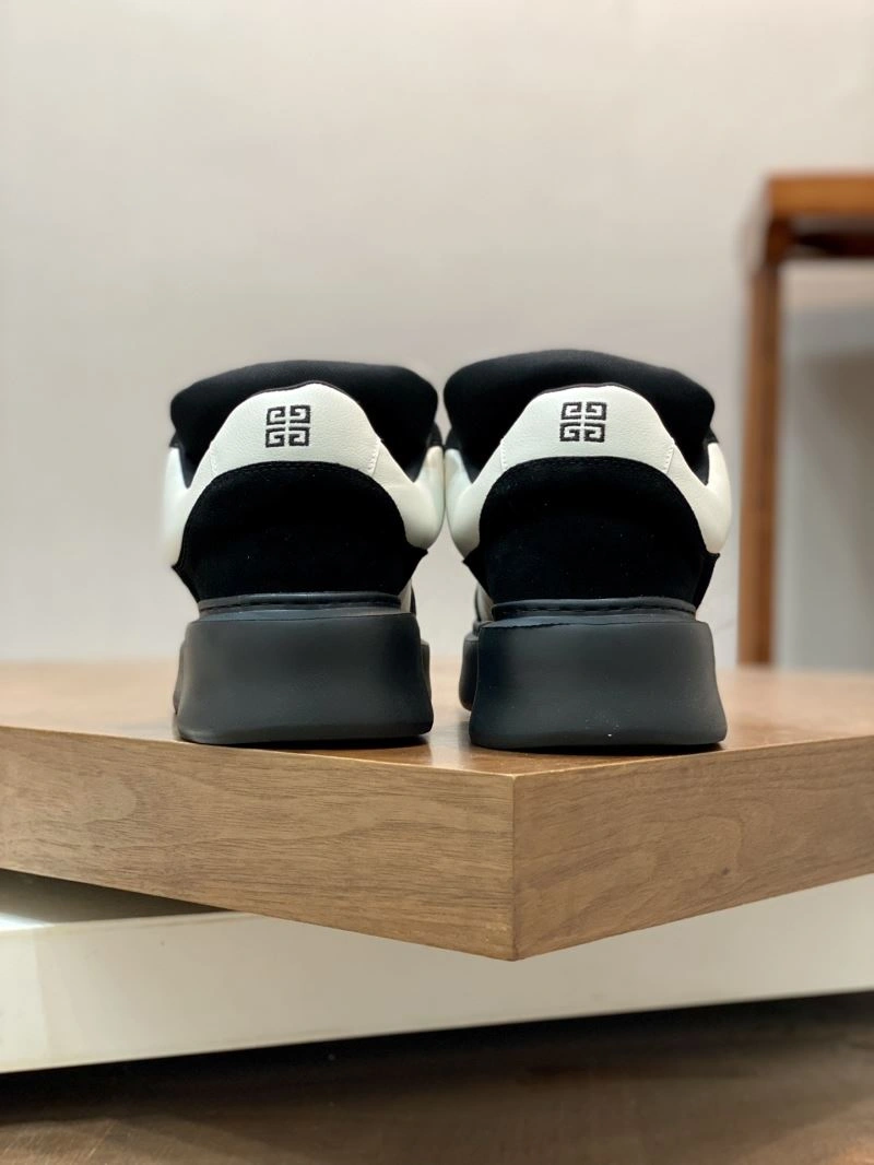 Gxvxnchy Sneakers Elegant 154905