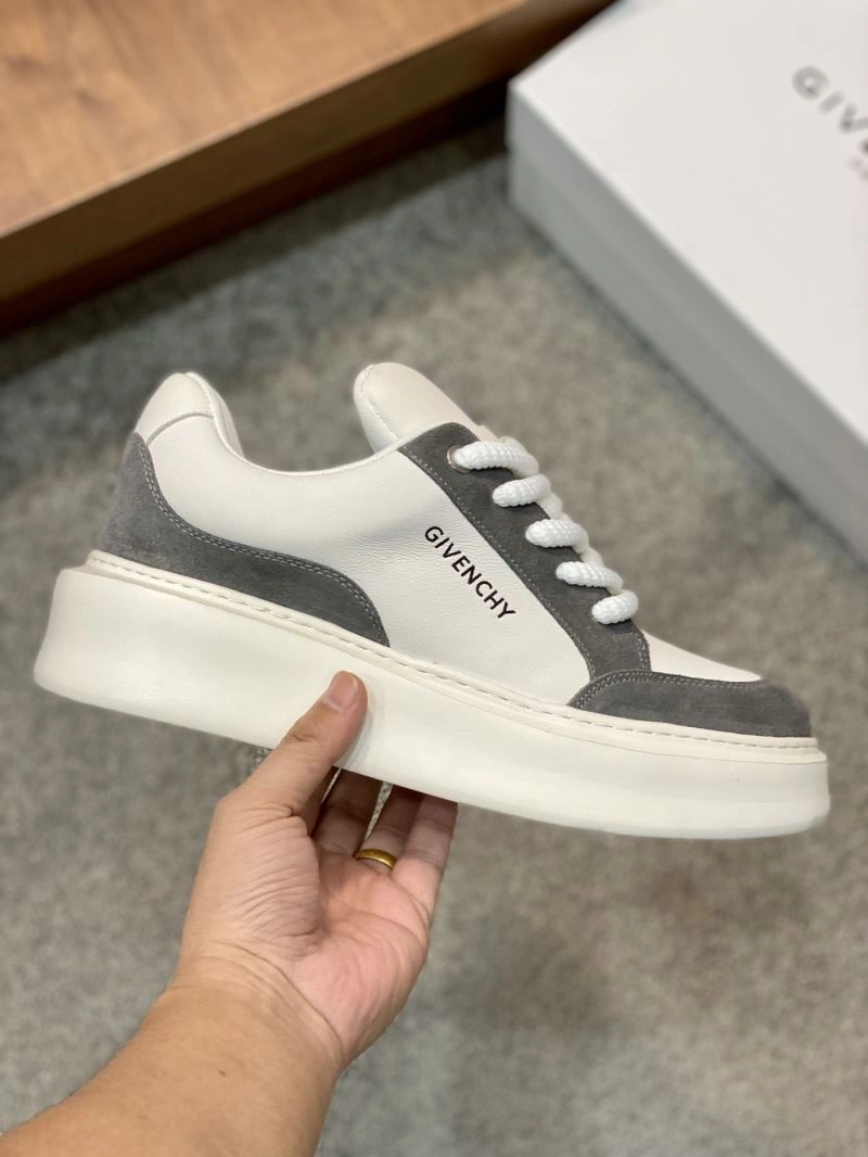 EyeCatching Gxvxnchy Sneakers 154907