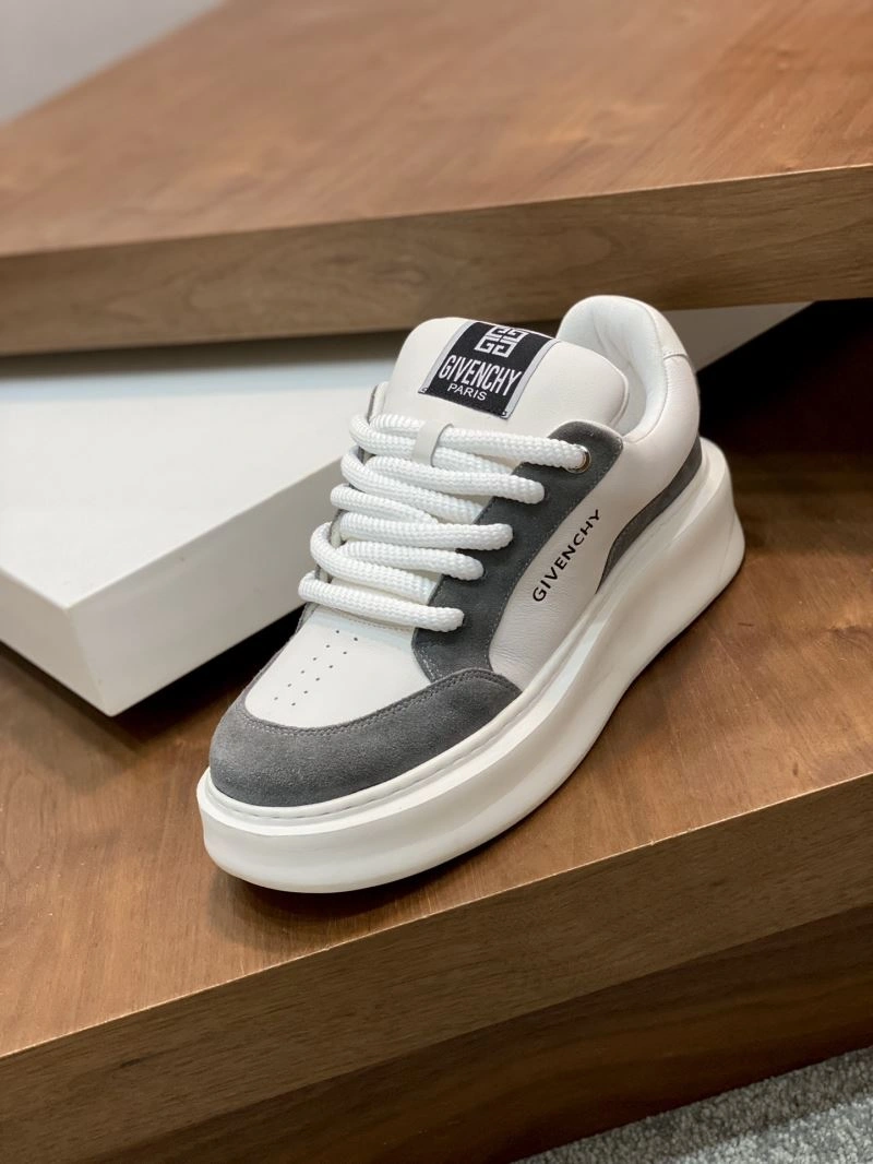 EyeCatching Gxvxnchy Sneakers 154907