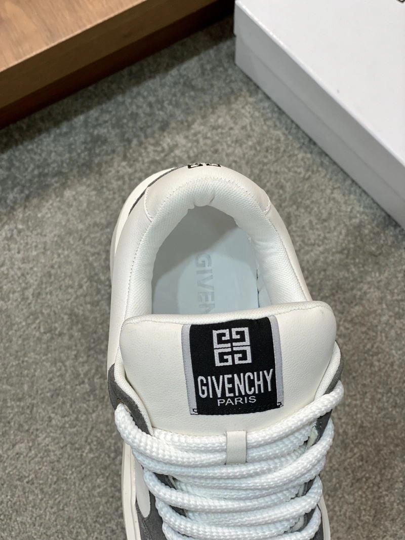 EyeCatching Gxvxnchy Sneakers 154907