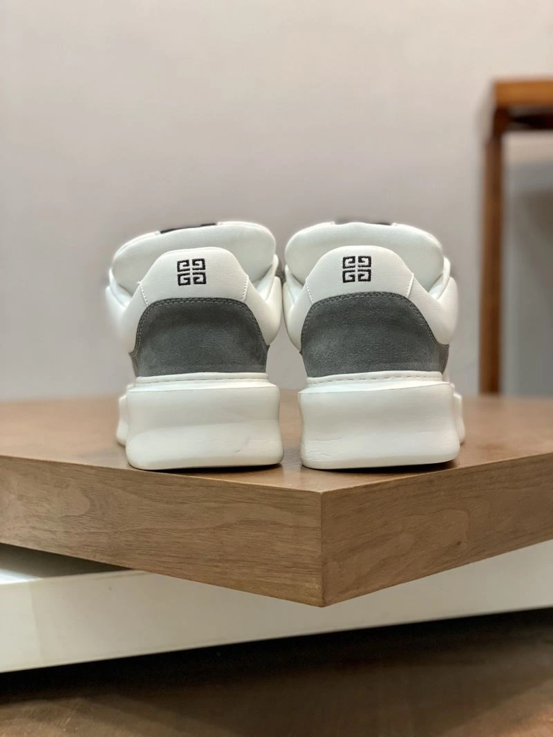 EyeCatching Gxvxnchy Sneakers 154907