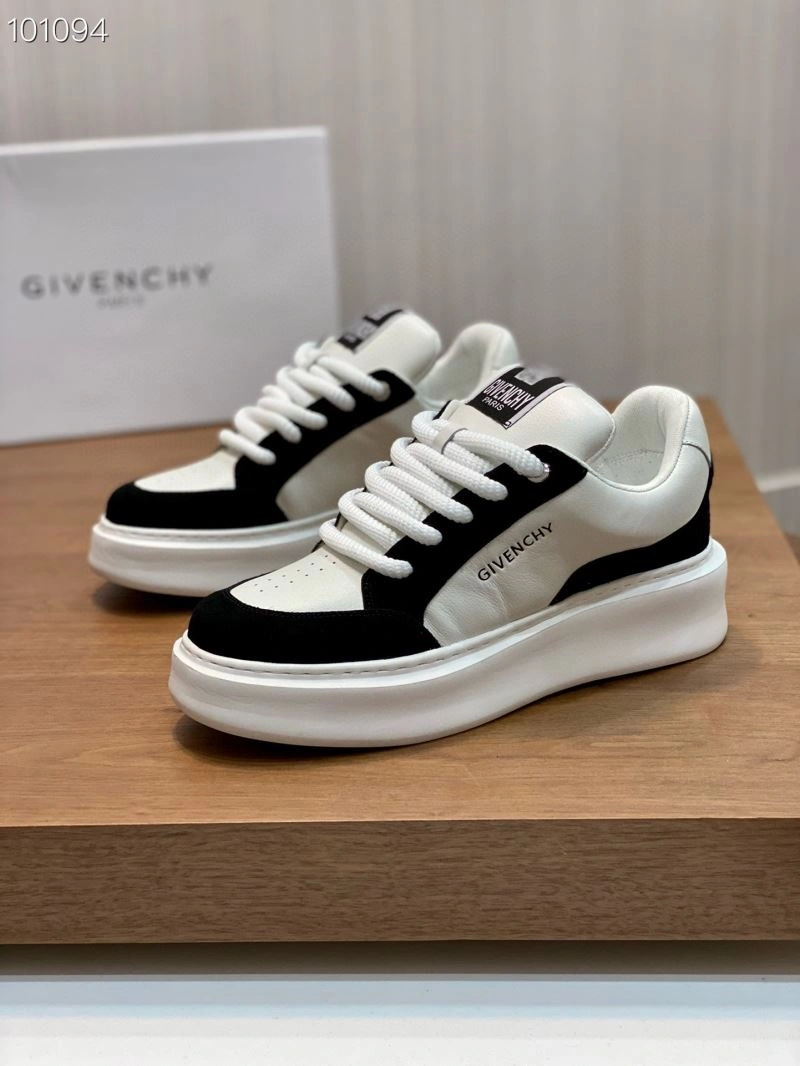 Compact Gxvxnchy Sneakers 154904