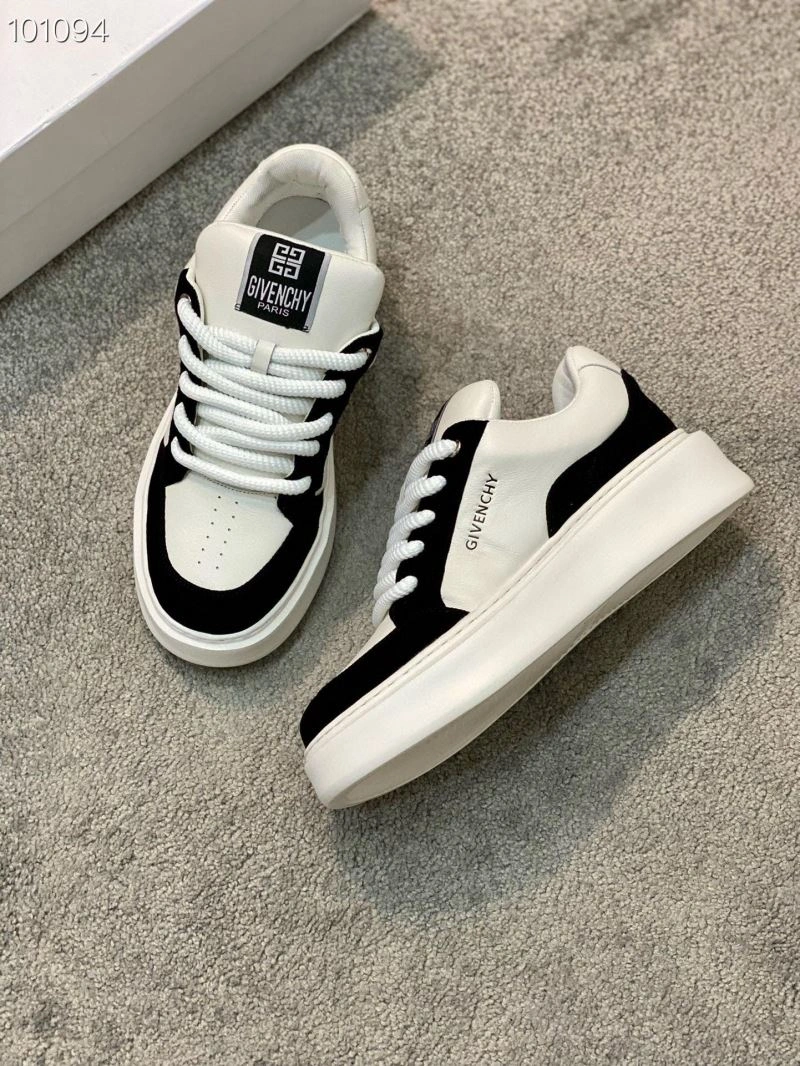 Compact Gxvxnchy Sneakers 154904