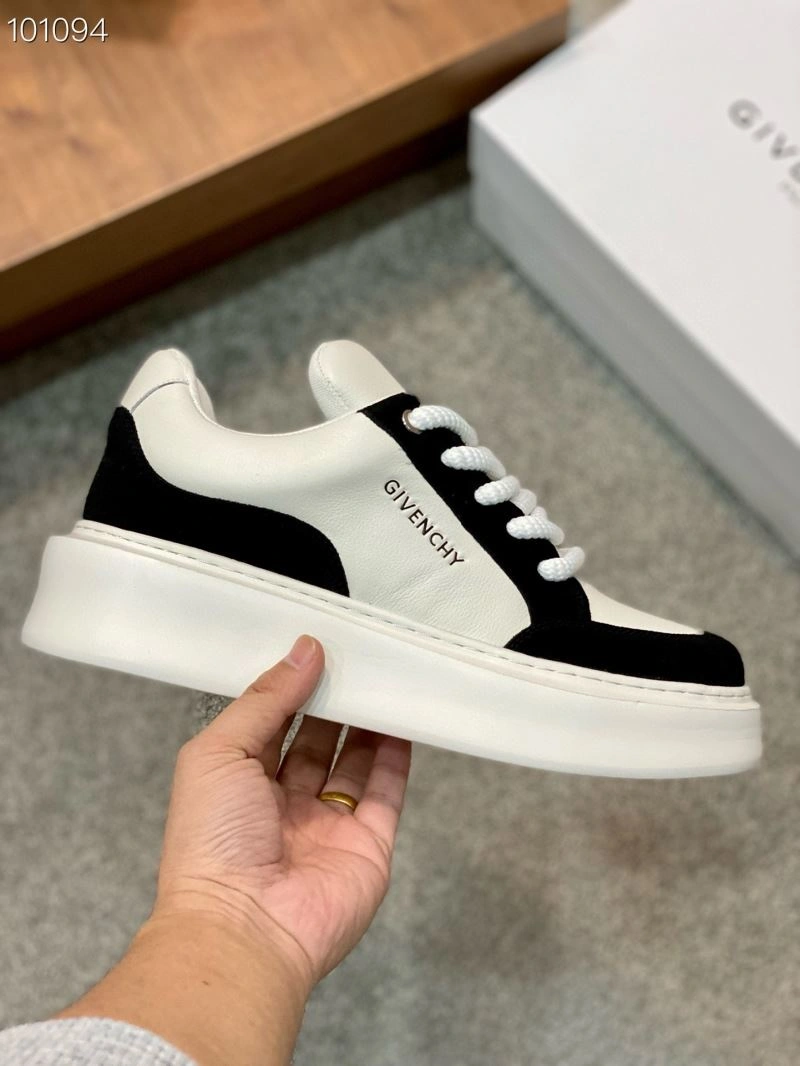 Compact Gxvxnchy Sneakers 154904