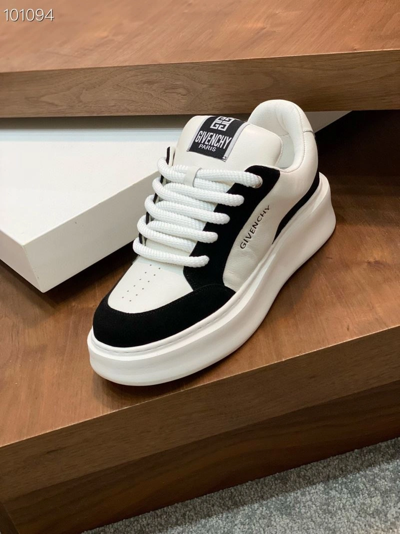 Compact Gxvxnchy Sneakers 154904
