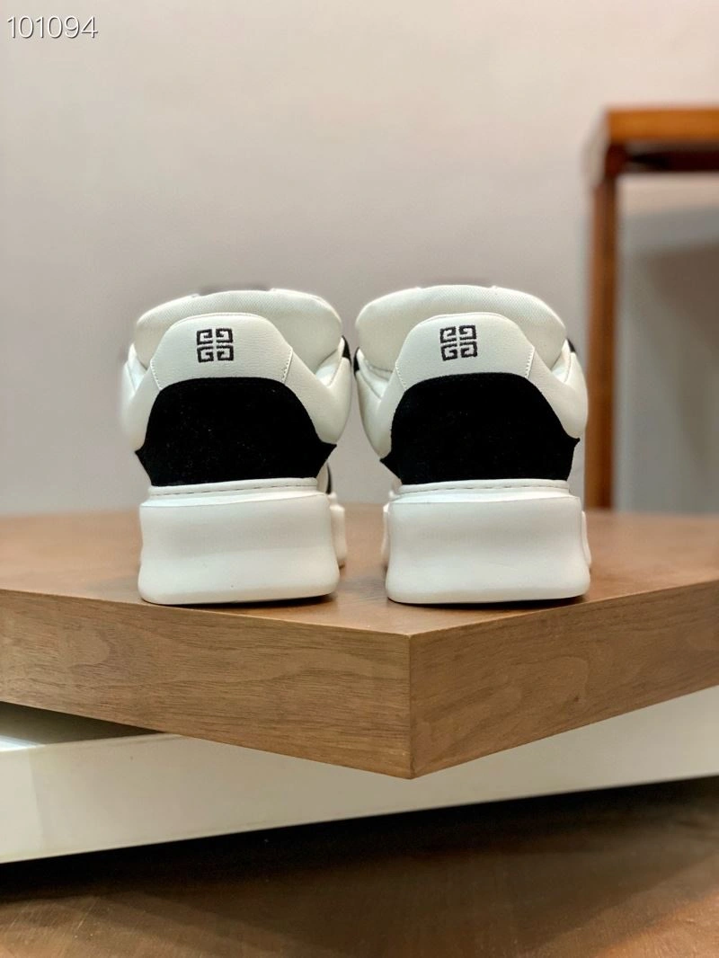 Compact Gxvxnchy Sneakers 154904