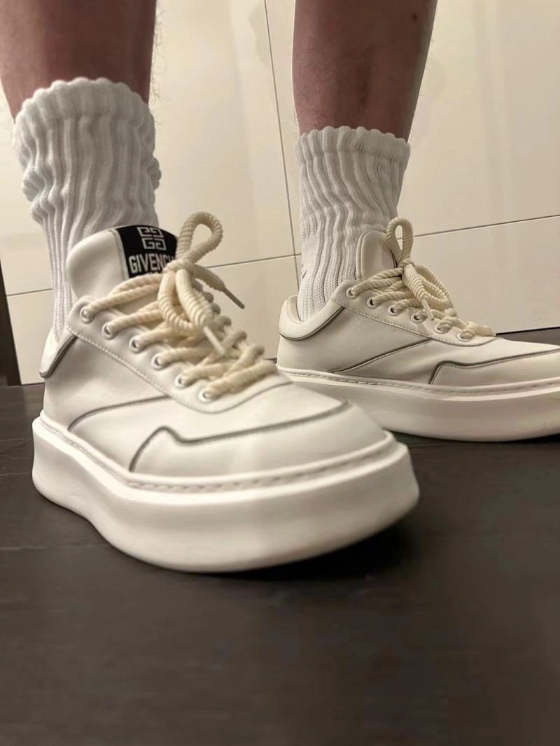 Breathable Gxvxnchy Sneakers 154901