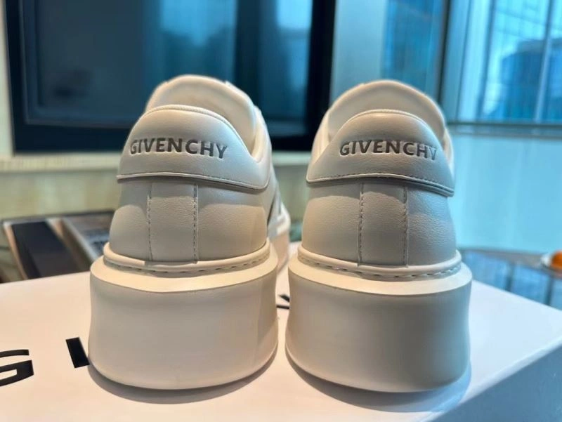 Breathable Gxvxnchy Sneakers 154901