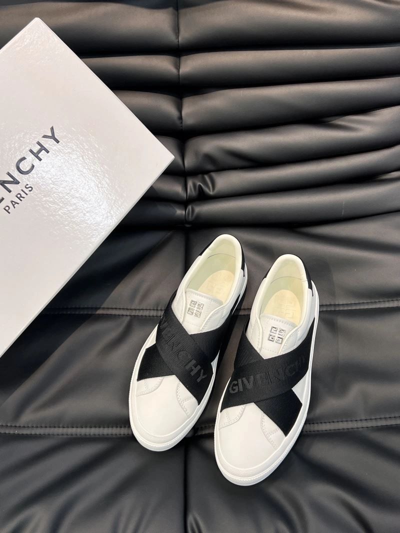 WellDesigned Gxvxnchy Sneakers 154906