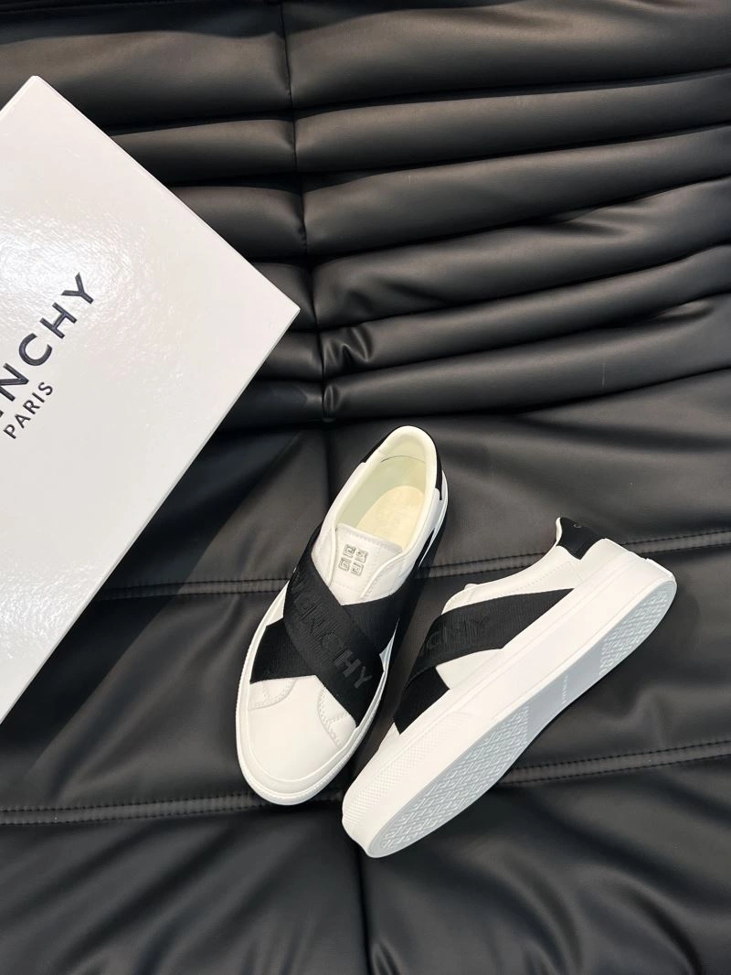 WellDesigned Gxvxnchy Sneakers 154906