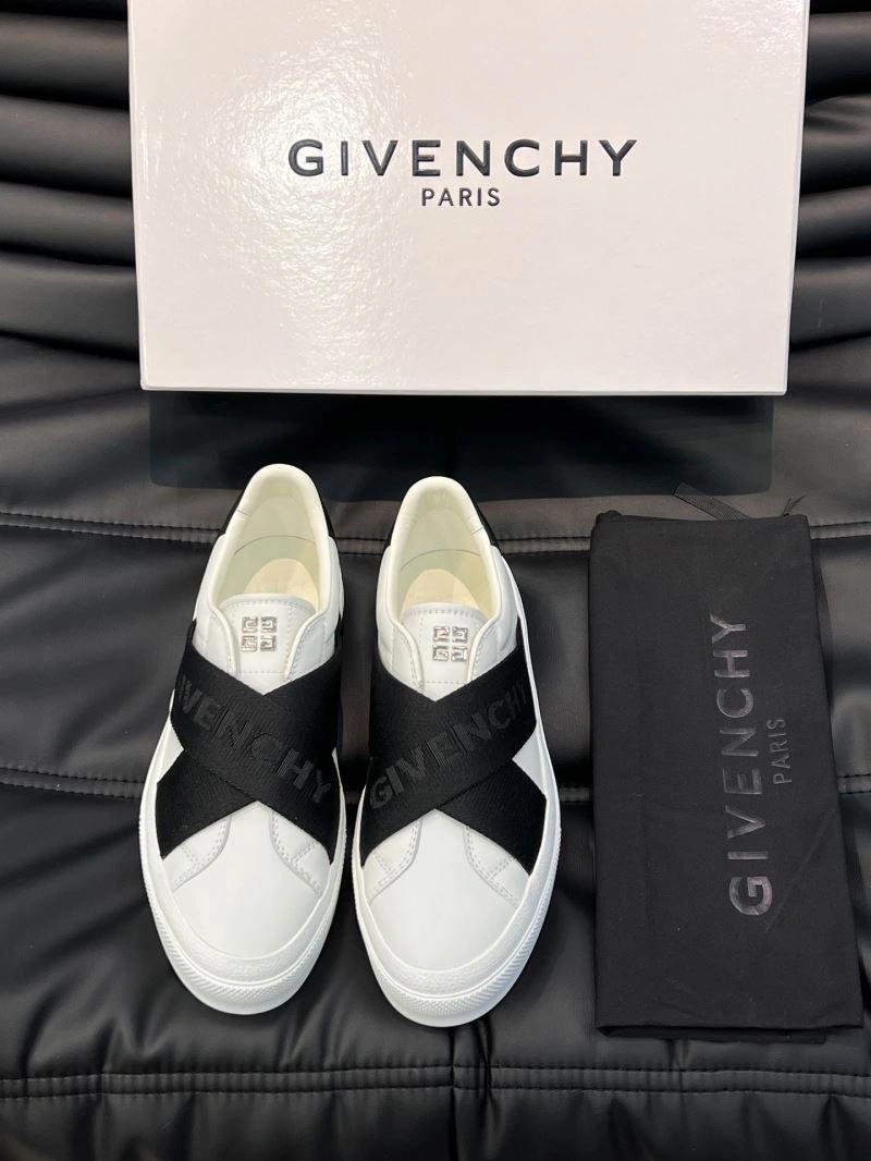 WellDesigned Gxvxnchy Sneakers 154906