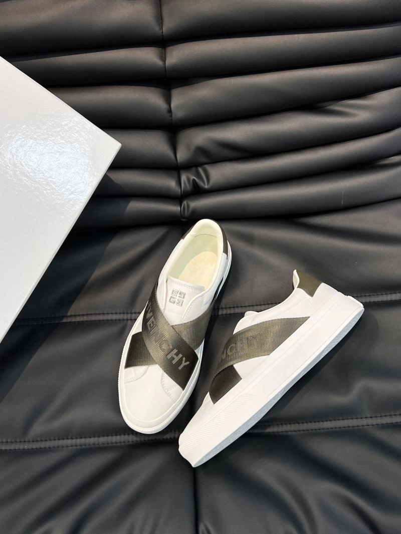 Reliable Gxvxnchy Sneakers 154900