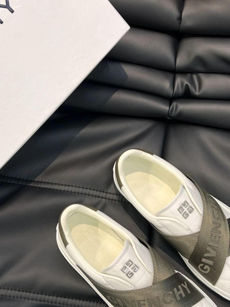 Reliable Gxvxnchy Sneakers 154900
