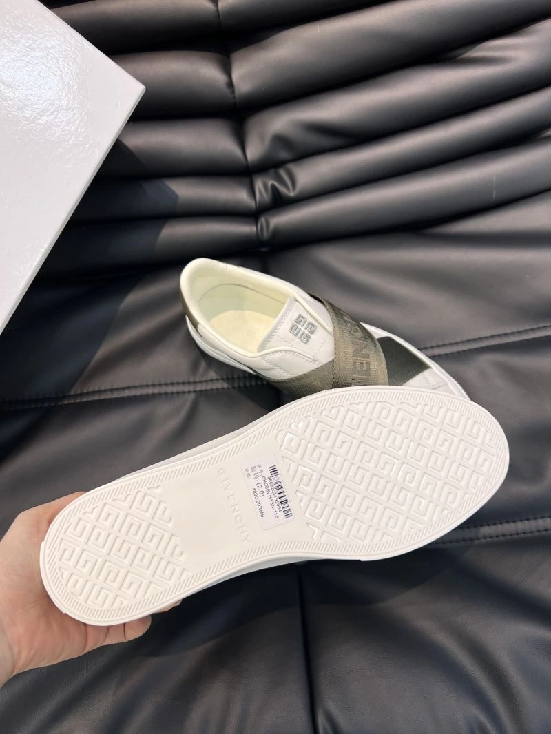 Reliable Gxvxnchy Sneakers 154900