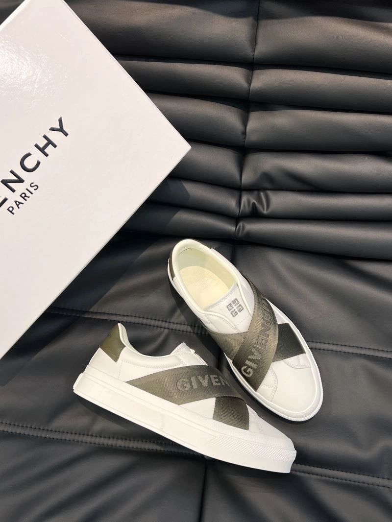Reliable Gxvxnchy Sneakers 154900