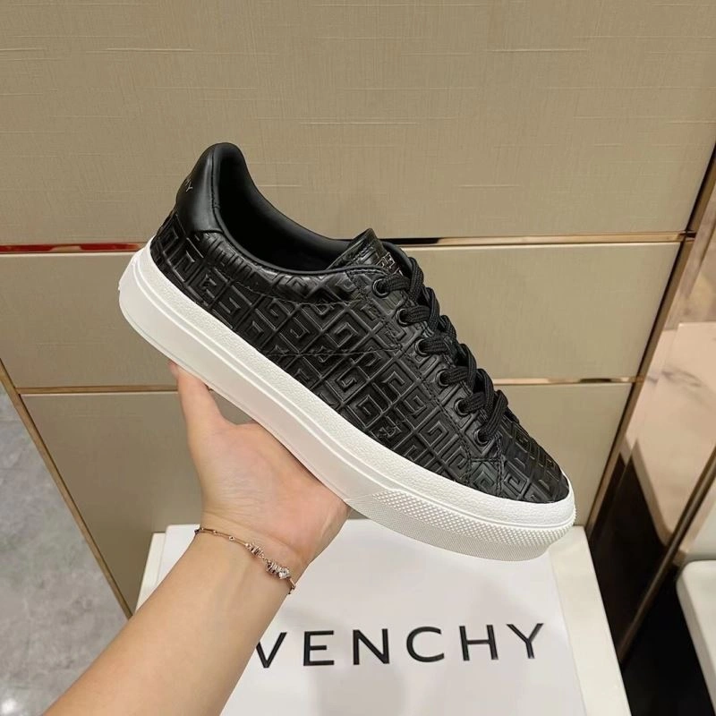 Compact Gxvxnchy Sneakers 154890