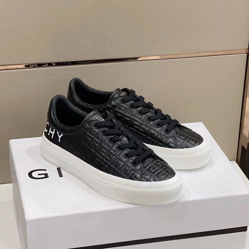 Gxvxnchy Sneakers Sophisticated 154897