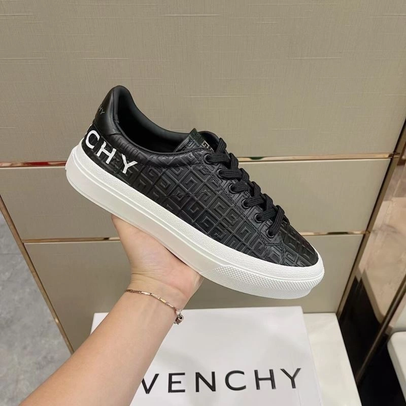 Gxvxnchy Sneakers Sophisticated 154897