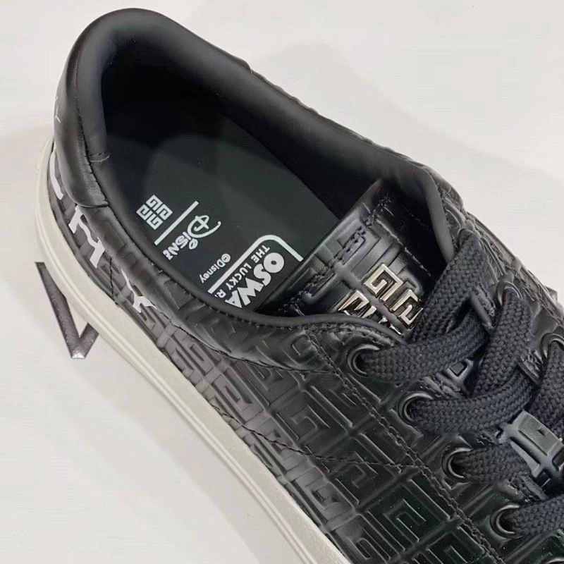 Gxvxnchy Sneakers Sophisticated 154897