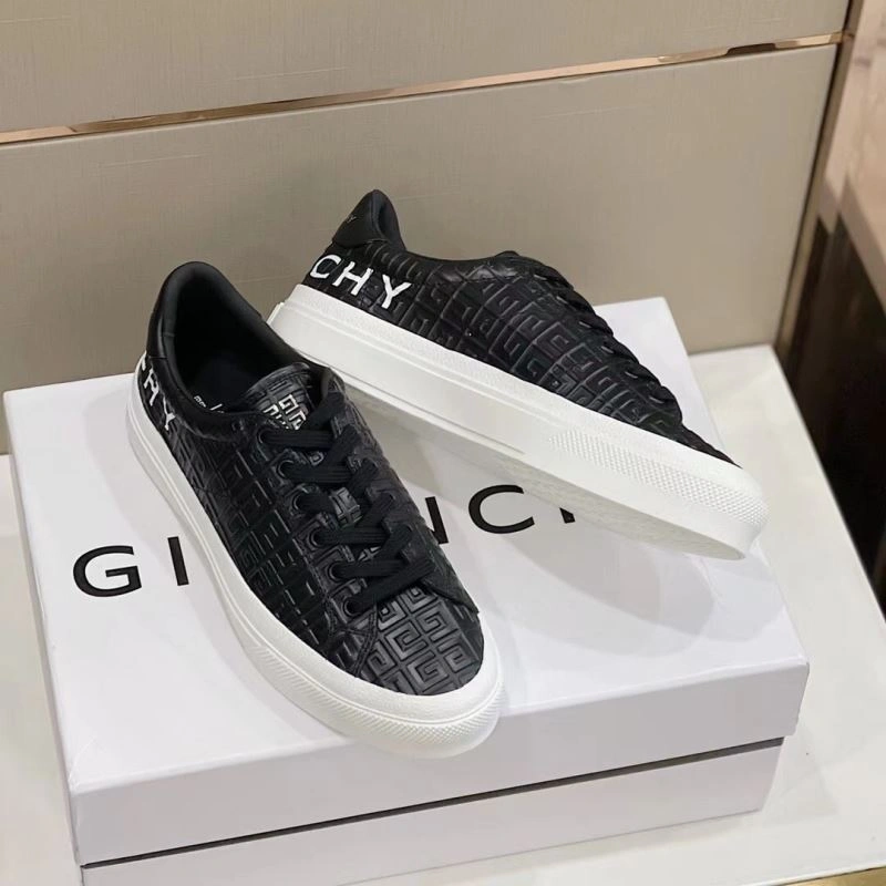 Gxvxnchy Sneakers Sophisticated 154897