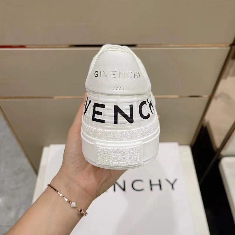 Gxvxnchy Sneakers Bold 154887