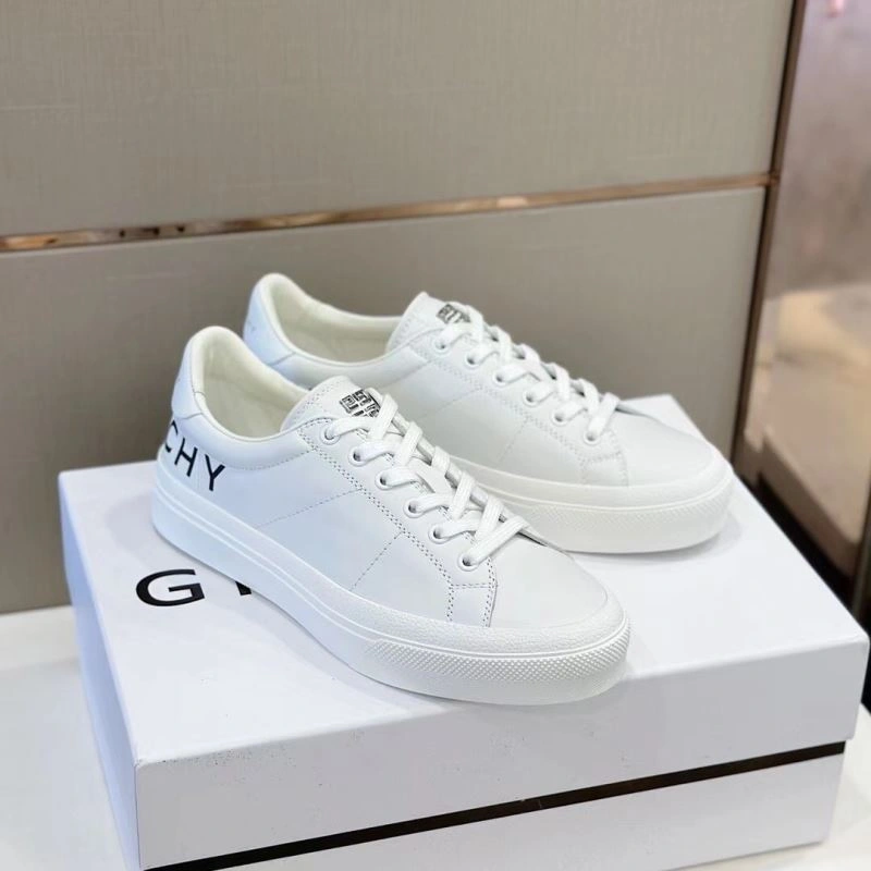 Trendy Gxvxnchy Sneakers 154885